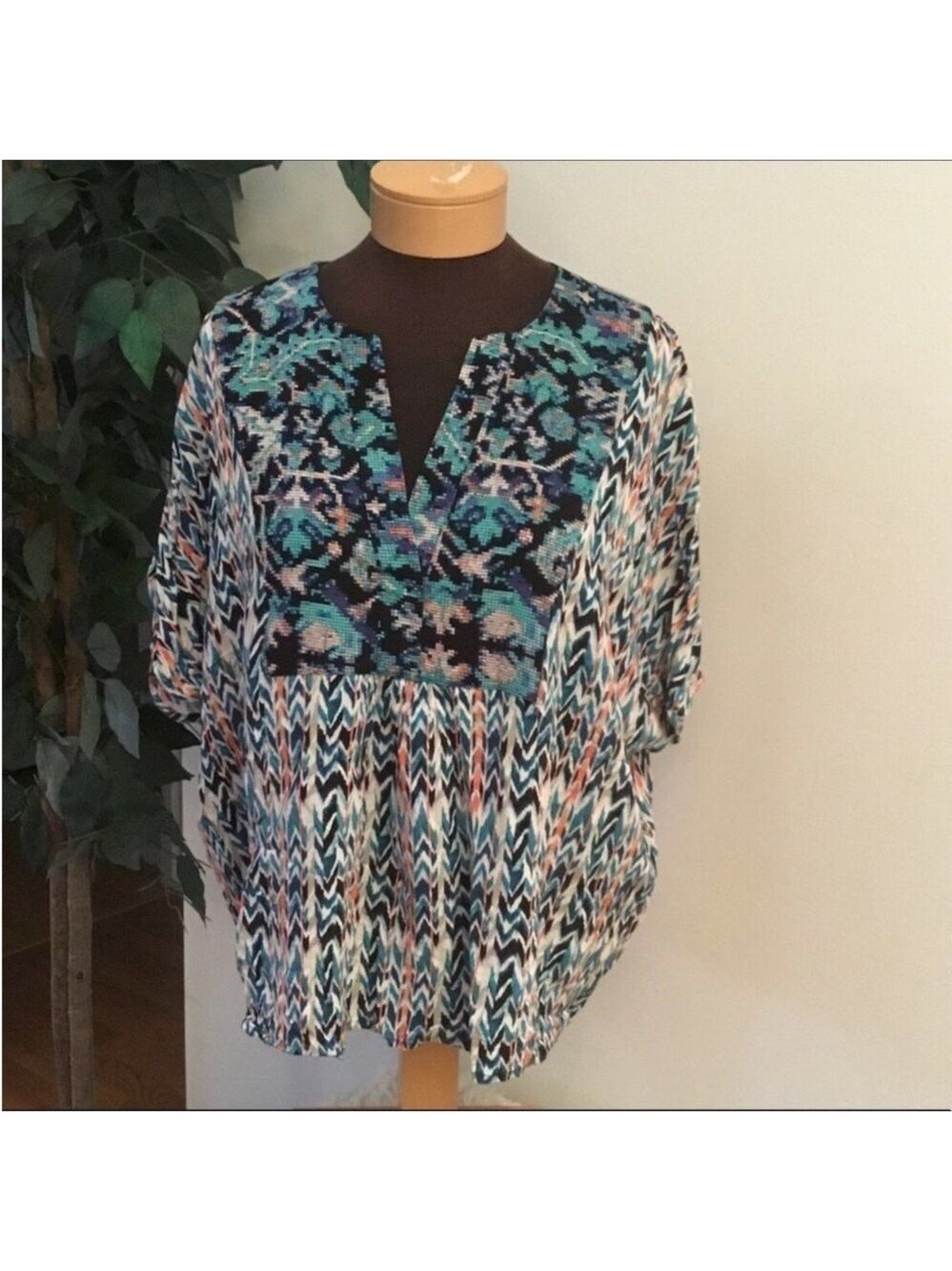 Canyon River Blues blouse Woman’s XL boho multi colored v neck blouse